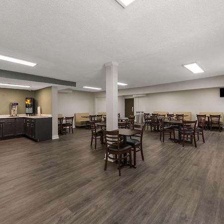 Quality Inn Airport Woodson Terrace Екстериор снимка