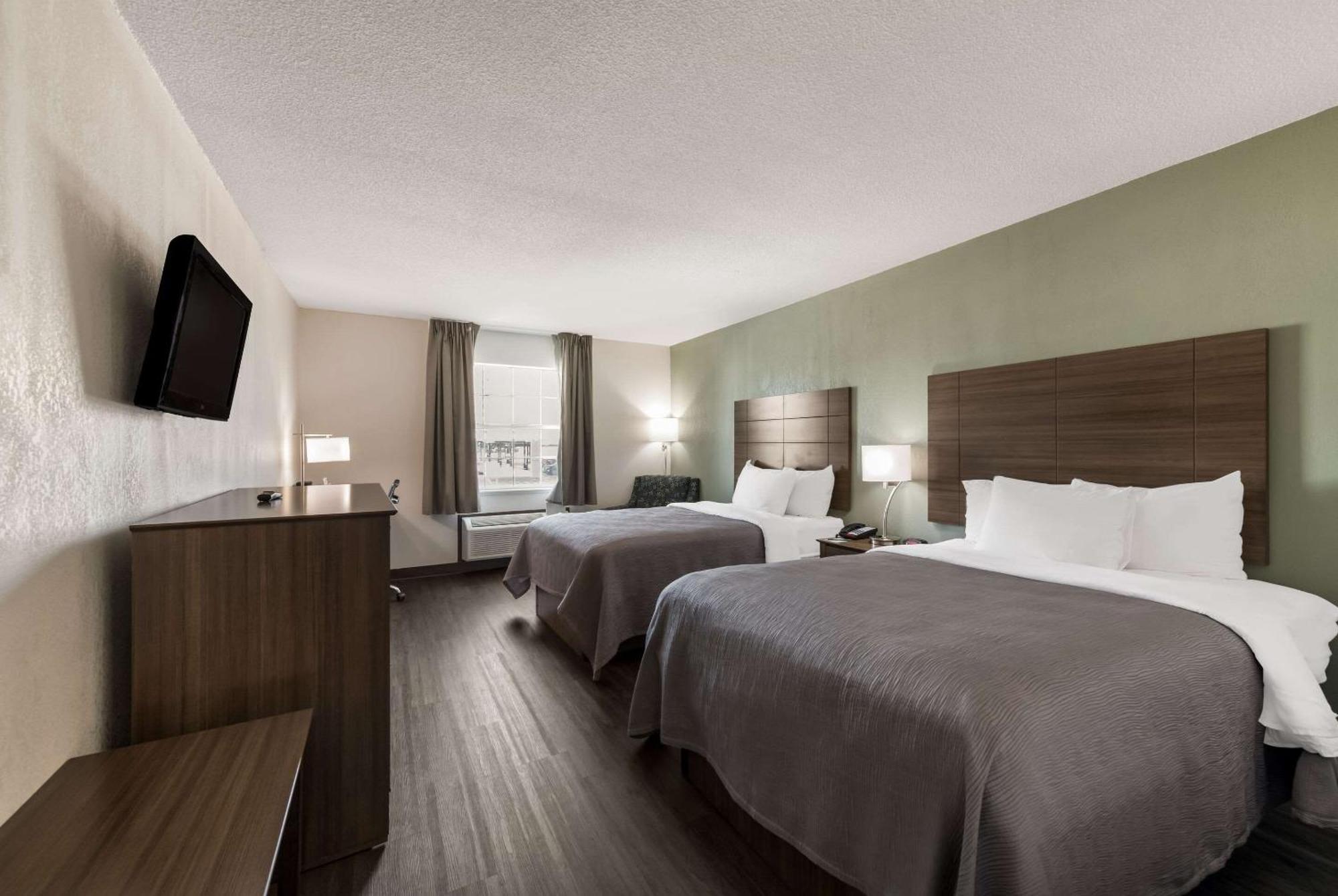 Quality Inn Airport Woodson Terrace Екстериор снимка
