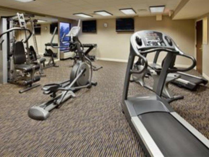 Quality Inn Airport Woodson Terrace Екстериор снимка